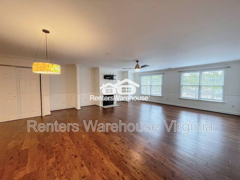 Gorgeous 2nd Level Condo! property image