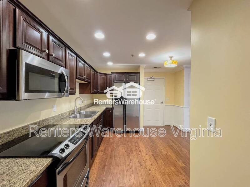 Gorgeous 2nd Level Condo! property image