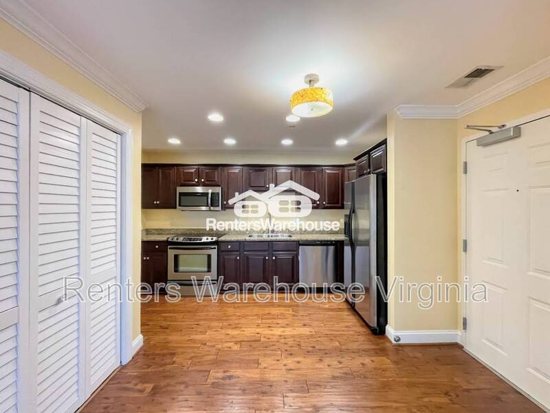 Gorgeous 2nd Level Condo! property image