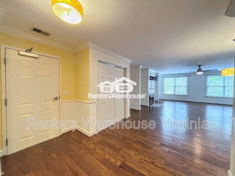 Gorgeous 2nd Level Condo! property image