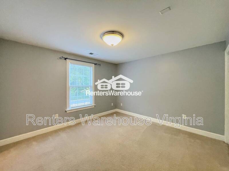 Gorgeous 2nd Level Condo! property image