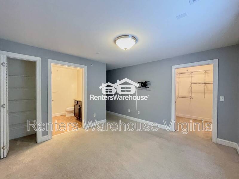 Gorgeous 2nd Level Condo! property image