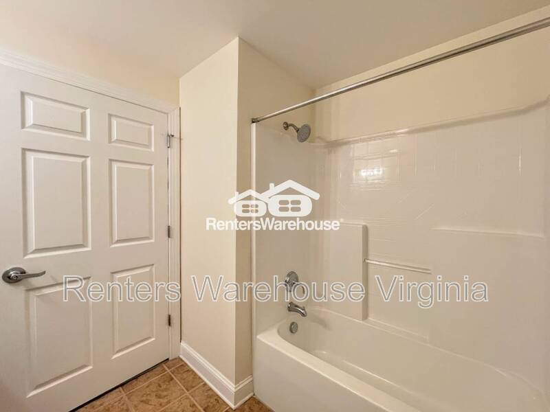 Gorgeous 2nd Level Condo! property image