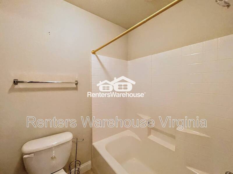 Beautiful Tri Level Townhome! property image