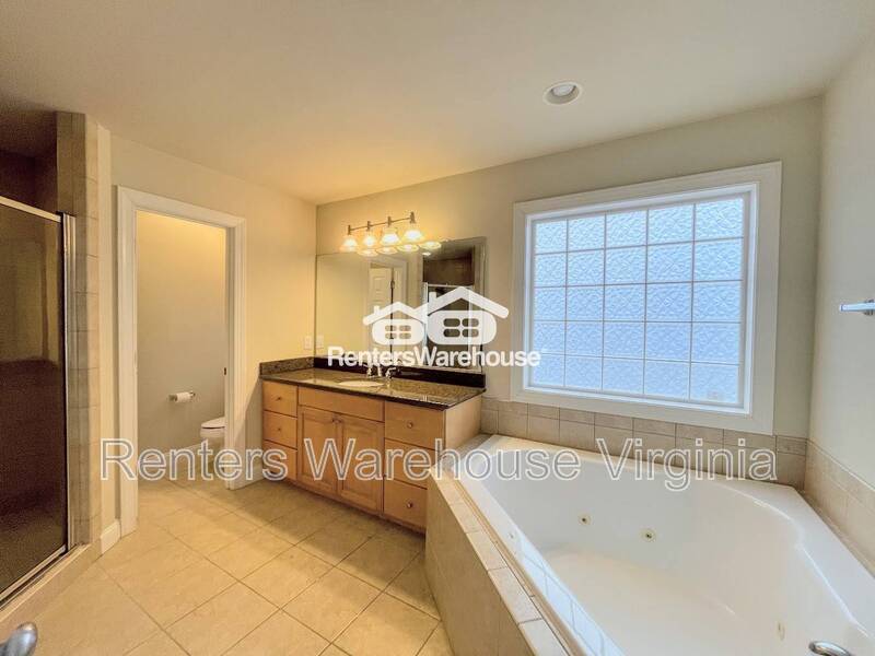 Beautiful Tri Level Townhome! property image