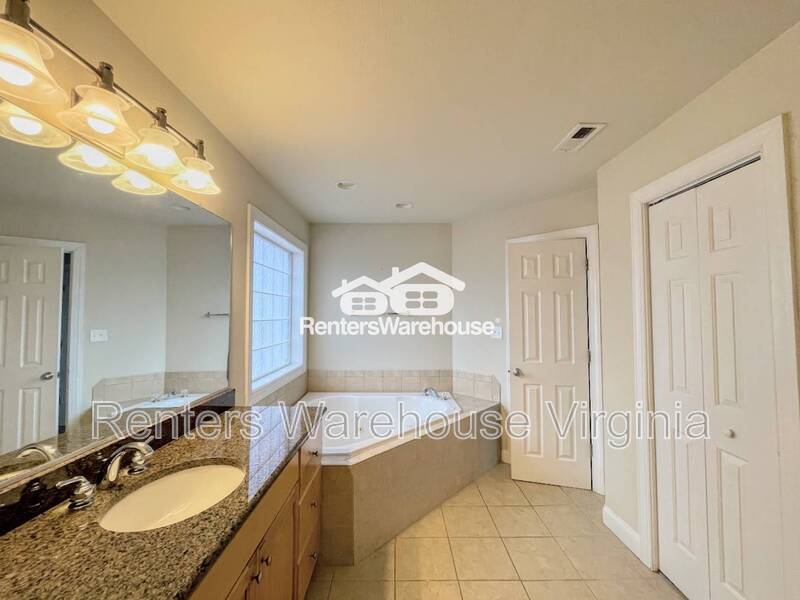 Beautiful Tri Level Townhome! property image