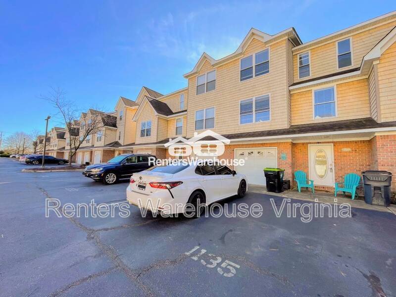 Beautiful Tri Level Townhome! property image