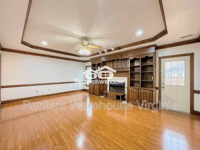 Gorgeous Home With Huge Backyard! property image