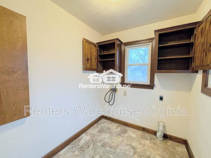 Gorgeous Home With Huge Backyard! property image