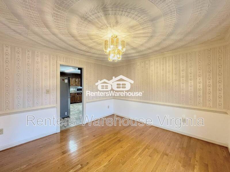 Gorgeous Home With Huge Backyard! property image