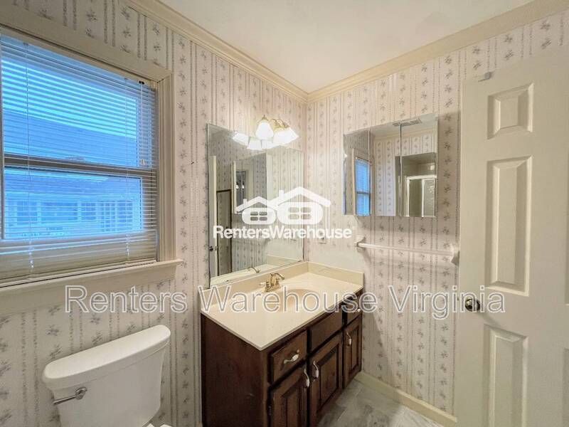 Gorgeous Home With Huge Backyard! property image