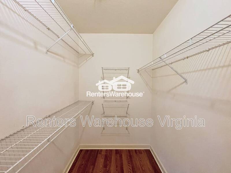 Gorgeous Home With Huge Backyard! property image