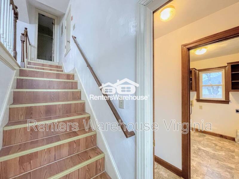 Gorgeous Home With Huge Backyard! property image