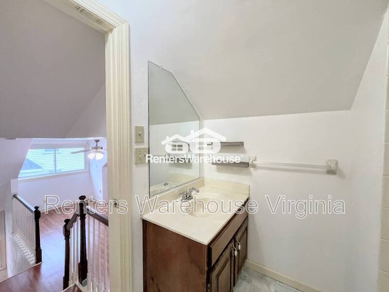 Gorgeous Home With Huge Backyard! property image