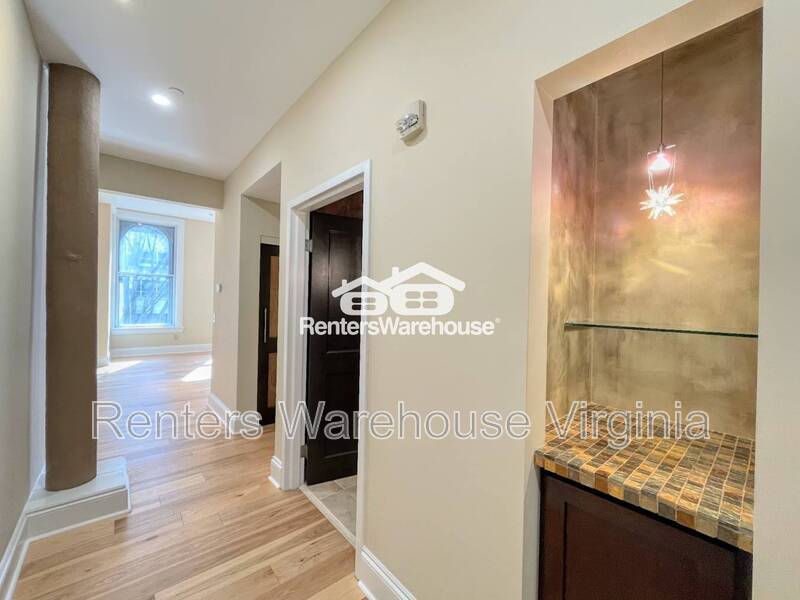 Fantastic 2nd Level Condo in Downtown Norfolk! property image