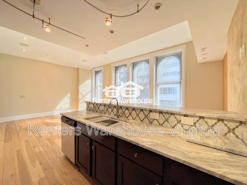 Fantastic 2nd Level Condo in Downtown Norfolk! property image