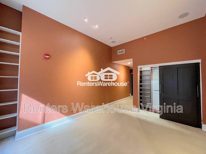 Fantastic 2nd Level Condo in Downtown Norfolk! property image