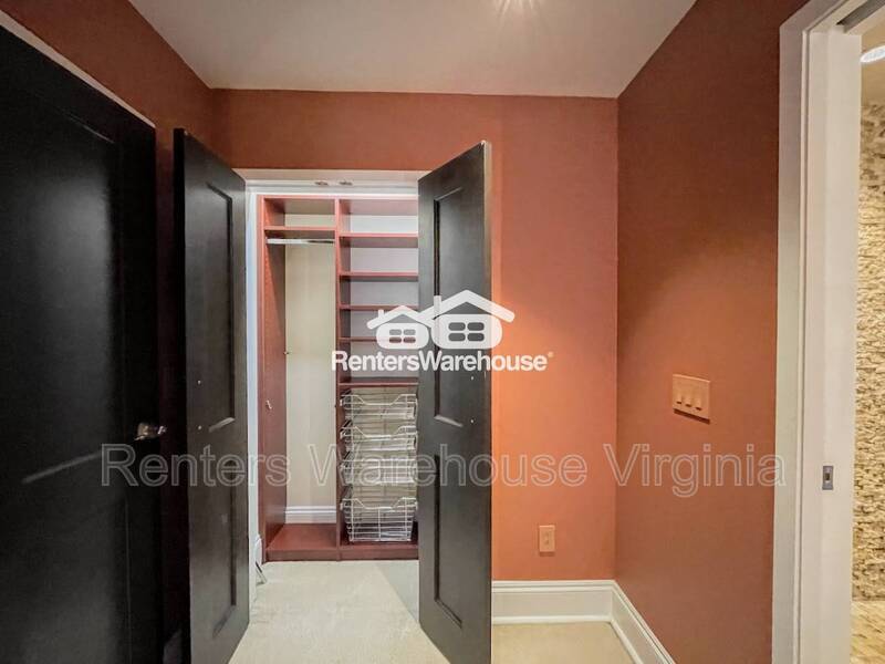 Fantastic 2nd Level Condo in Downtown Norfolk! property image