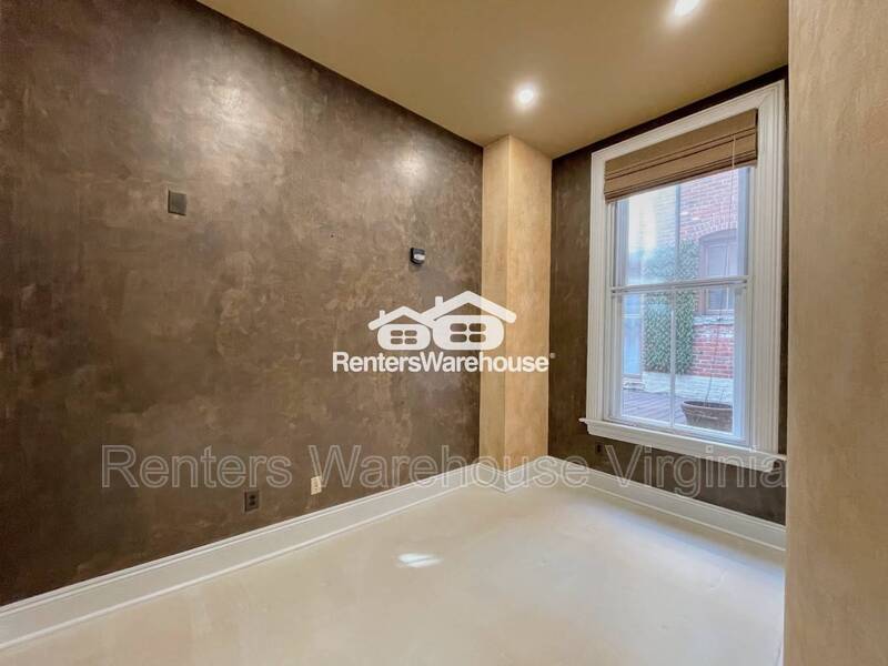 Fantastic 2nd Level Condo in Downtown Norfolk! property image