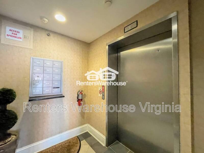 Fantastic 2nd Level Condo in Downtown Norfolk! property image