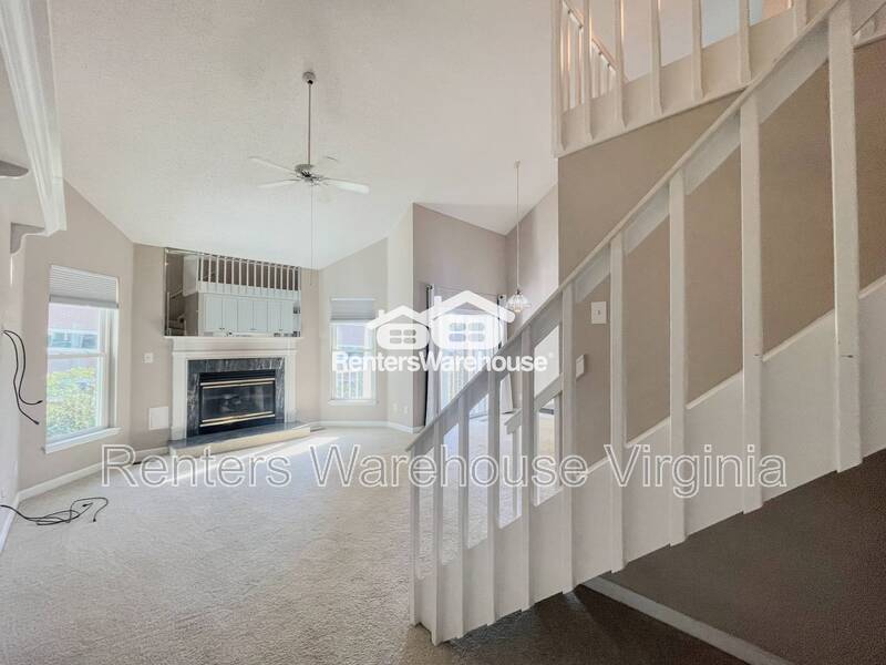 Amazing 3rd Level Condo! property image