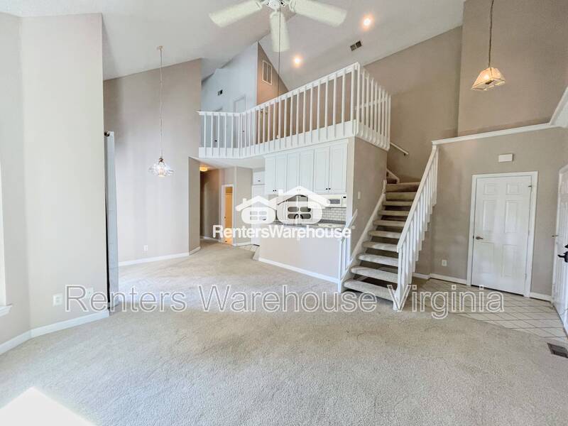 Amazing 3rd Level Condo! property image