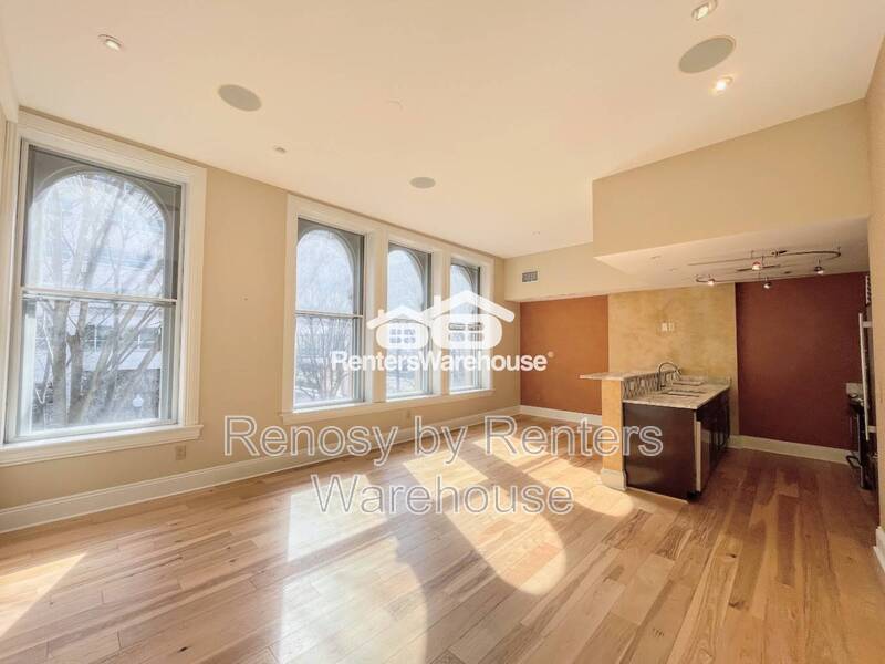 Fantastic 2nd Level Condo in Downtown Norfolk! property image
