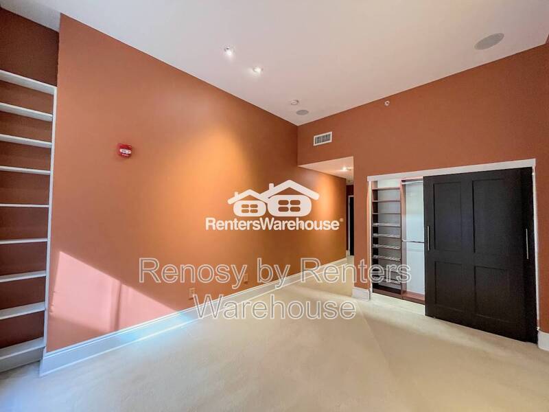 Fantastic 2nd Level Condo in Downtown Norfolk! property image