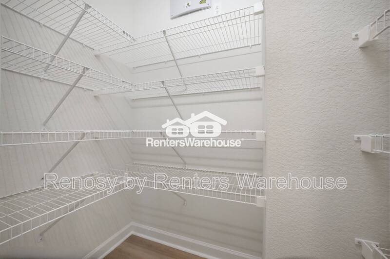 Stunning Tri-Level Condo! property image