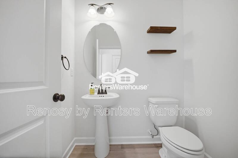 Stunning Tri-Level Condo! property image