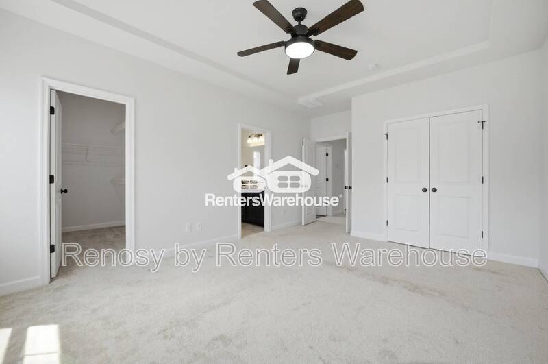 Stunning Tri-Level Condo! property image