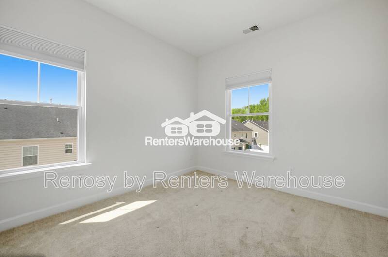 Stunning Tri-Level Condo! property image