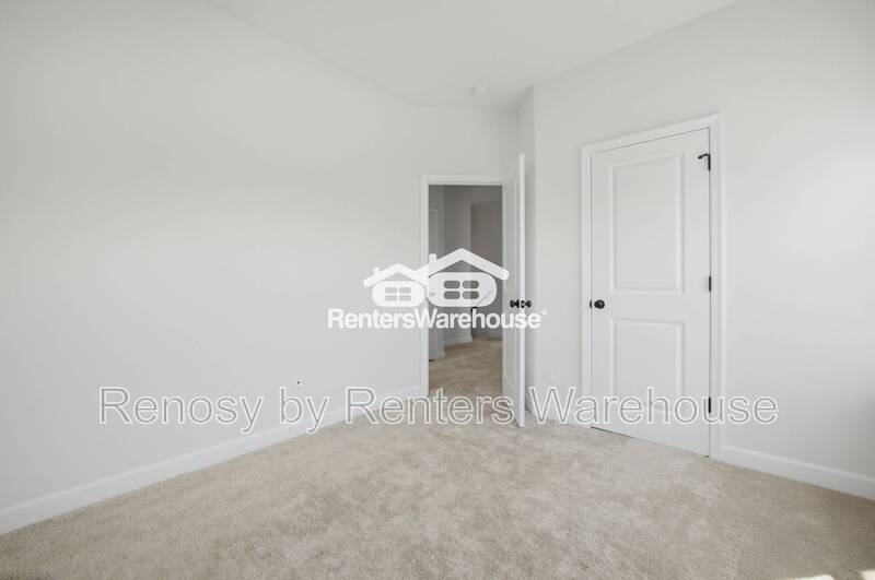 Stunning Tri-Level Condo! property image
