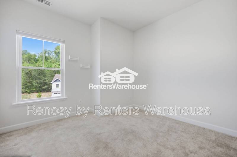 Stunning Tri-Level Condo! property image