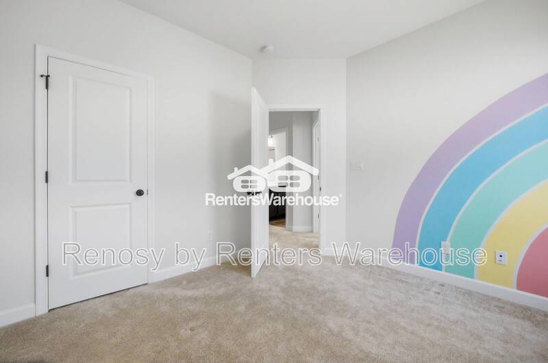 Stunning Tri-Level Condo! property image