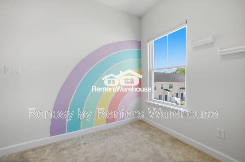 Stunning Tri-Level Condo! property image