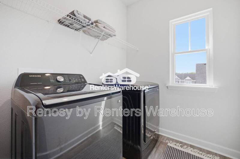 Stunning Tri-Level Condo! property image