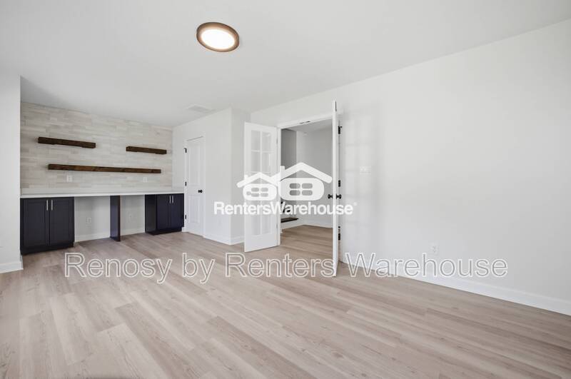 Stunning Tri-Level Condo! property image