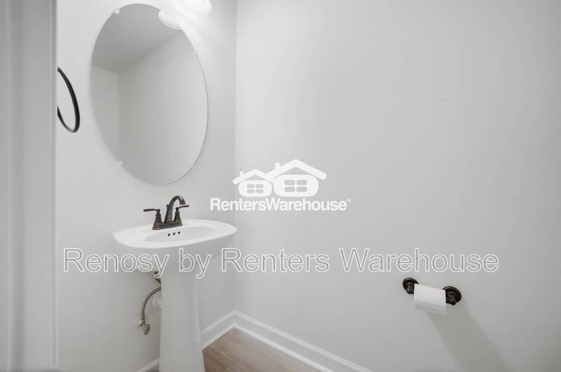 Stunning Tri-Level Condo! property image