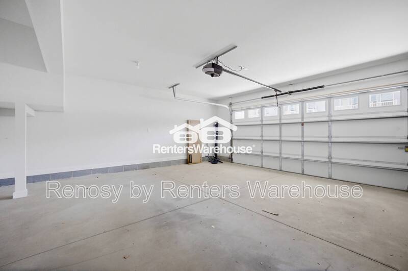 Stunning Tri-Level Condo! property image