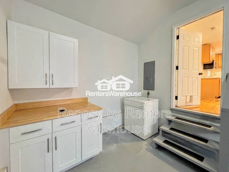 Gorgeous Home With Huge Backyard! property image