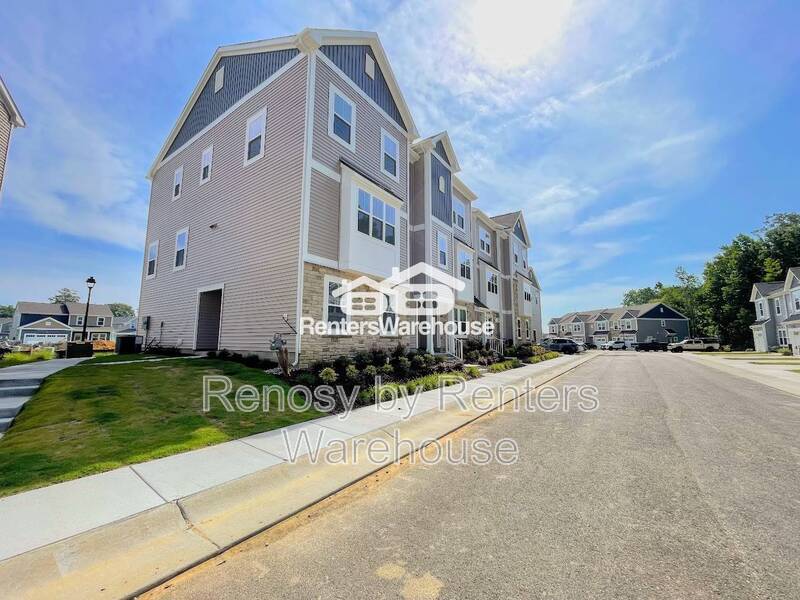 Magnificent Tri-Level Townhome! property image