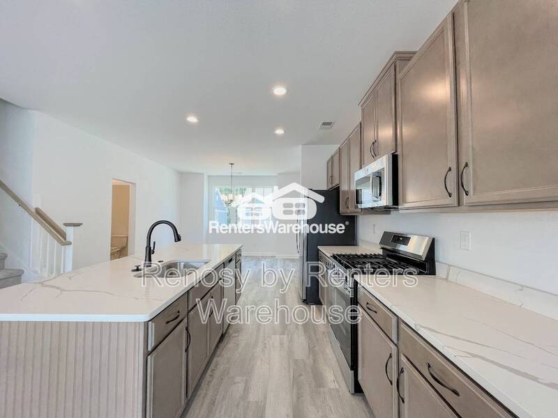 Magnificent Tri-Level Townhome! property image