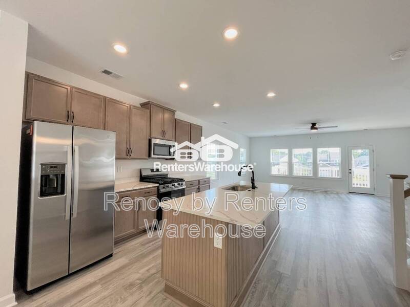 Magnificent Tri-Level Townhome! property image