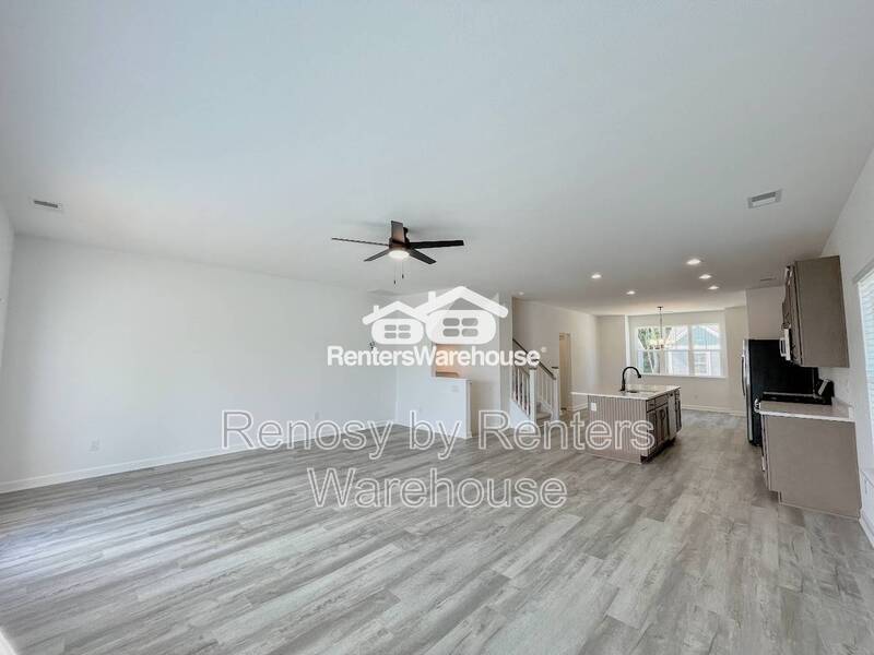 Magnificent Tri-Level Townhome! property image