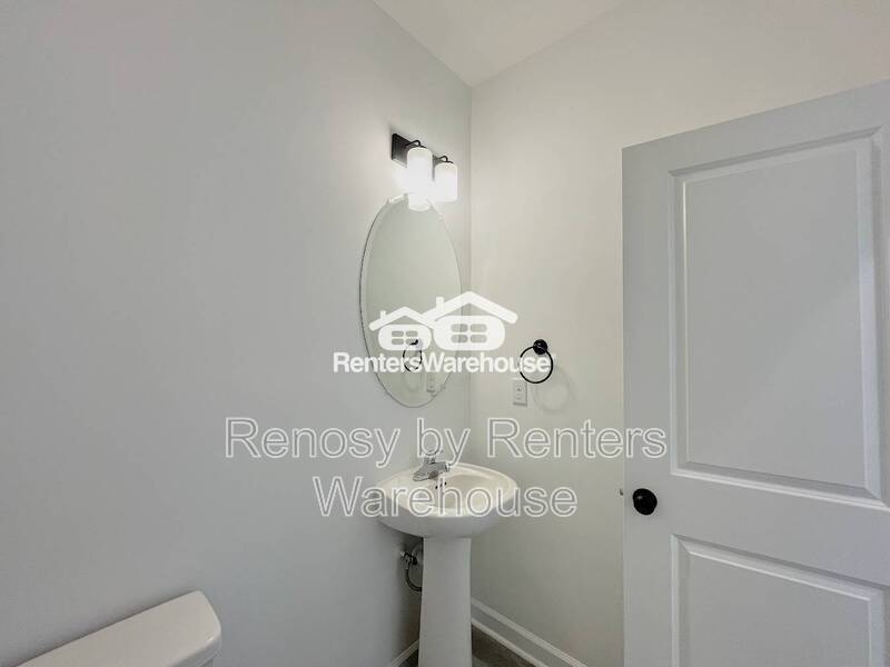 Magnificent Tri-Level Townhome! property image
