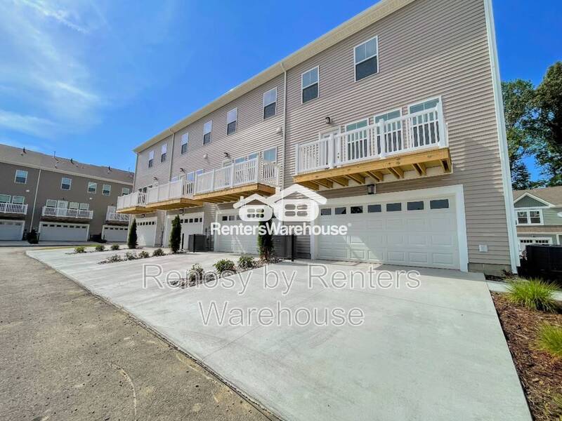 Magnificent Tri-Level Townhome! property image