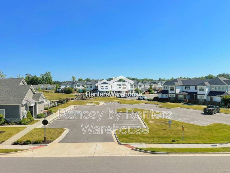 Magnificent Tri-Level Townhome! property image