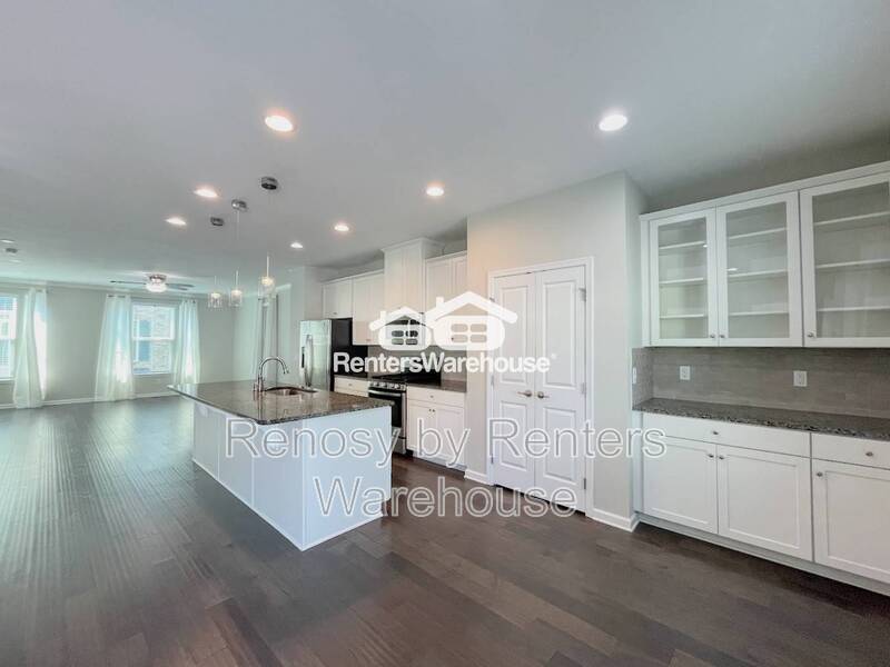 Stunning Three Level Condo! property image