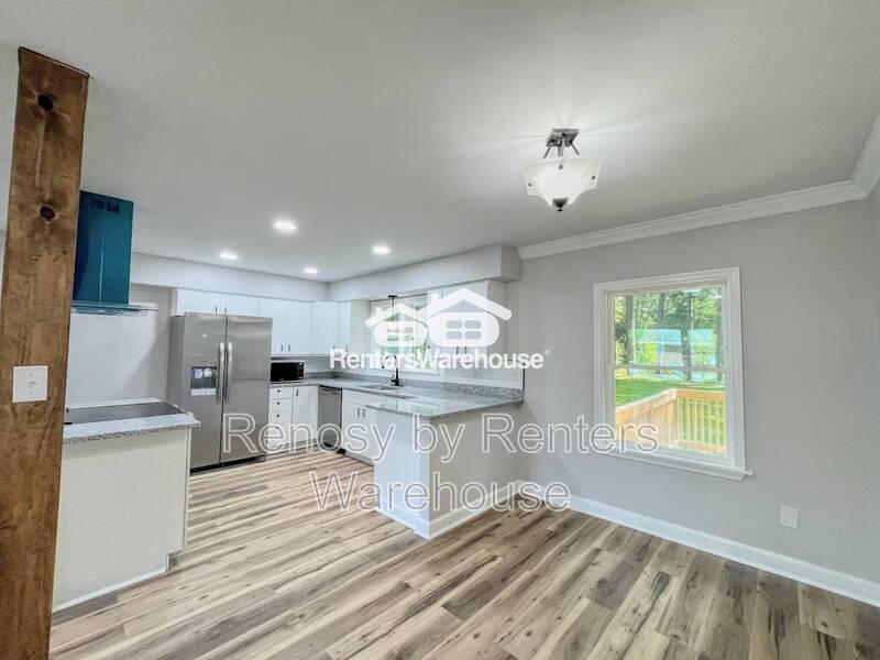 Gorgeous Home With Huge Backyard! property image